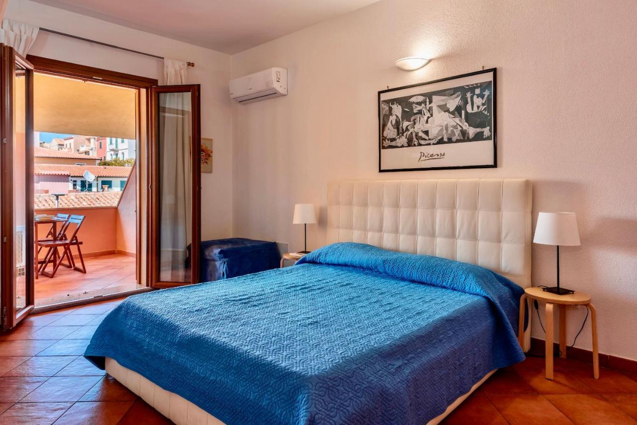 Apartments With Swimming Pool In Santa Teresa Di Gallura Exterior photo