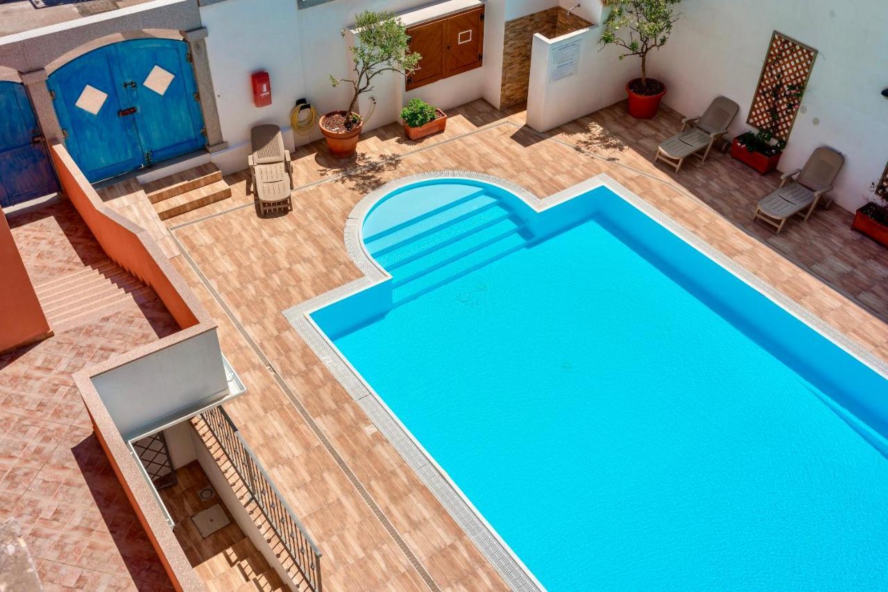 Apartments With Swimming Pool In Santa Teresa Di Gallura Exterior photo