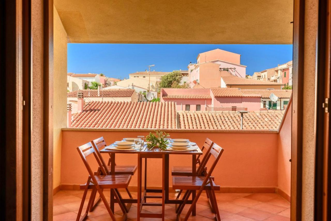 Apartments With Swimming Pool In Santa Teresa Di Gallura Exterior photo